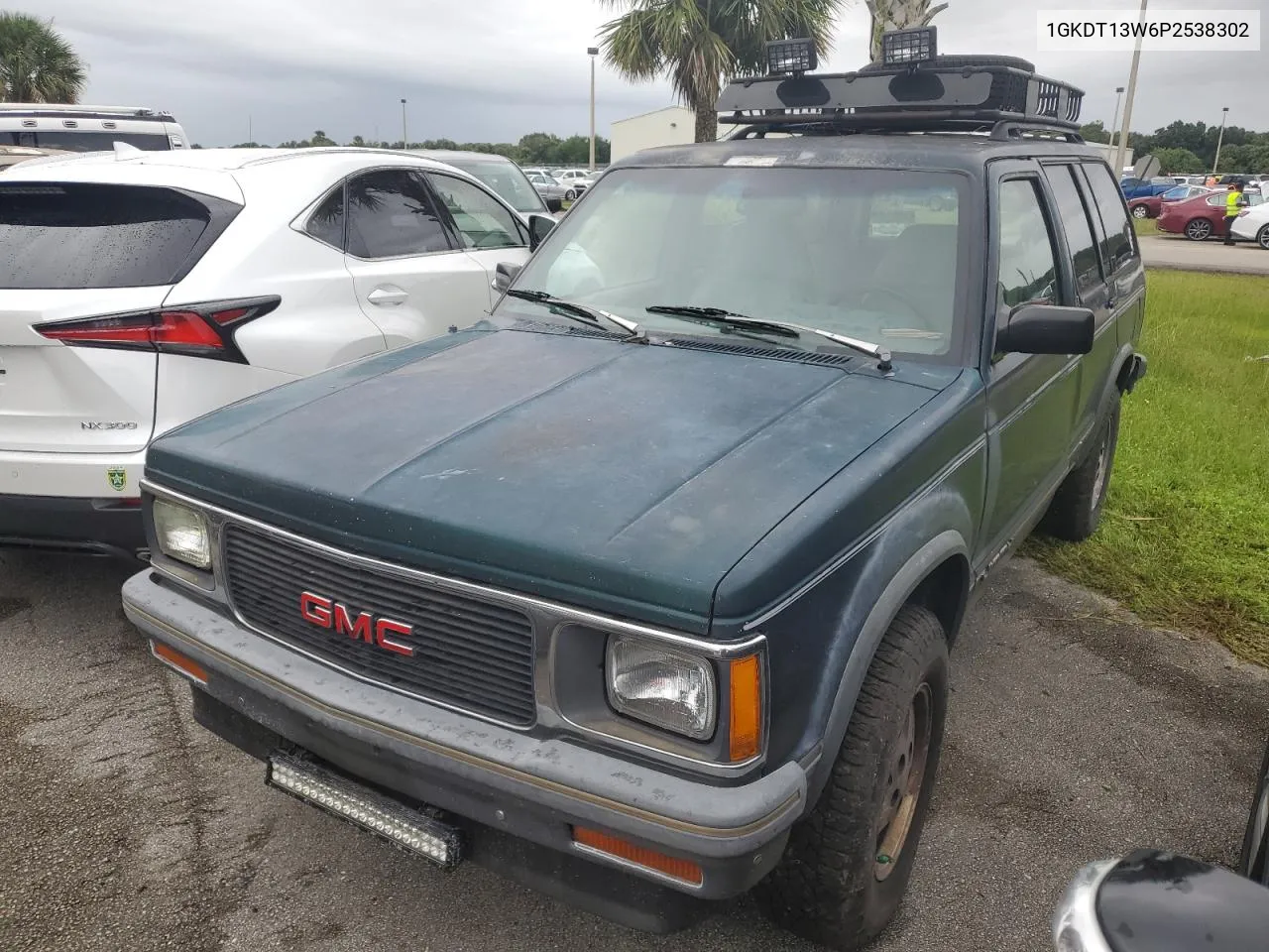 1993 GMC S15 Jimmy VIN: 1GKDT13W6P2538302 Lot: 74886774