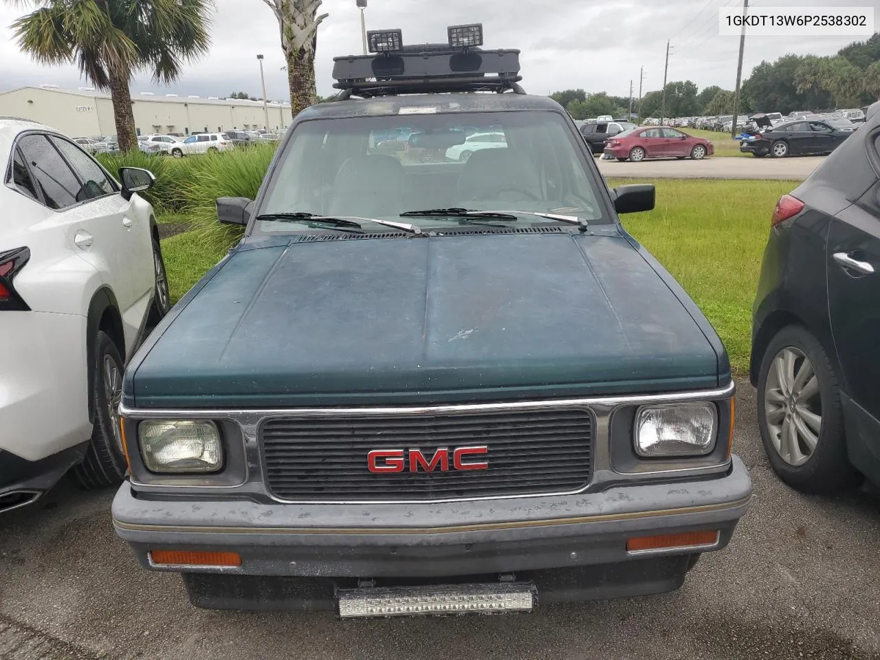 1993 GMC S15 Jimmy VIN: 1GKDT13W6P2538302 Lot: 74886774