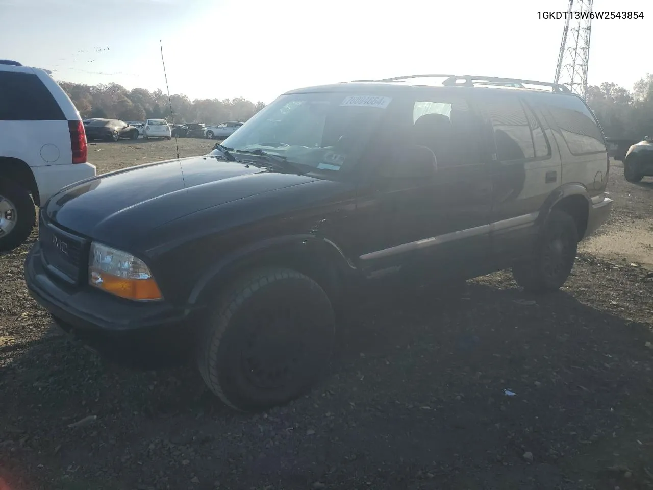 1998 GMC Jimmy VIN: 1GKDT13W6W2543854 Lot: 76004664