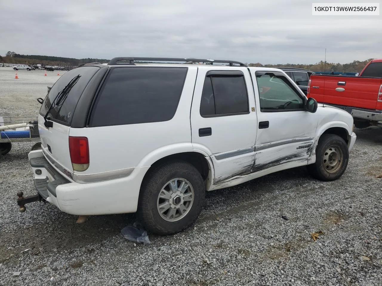 1998 GMC Jimmy VIN: 1GKDT13W6W2566437 Lot: 78158574