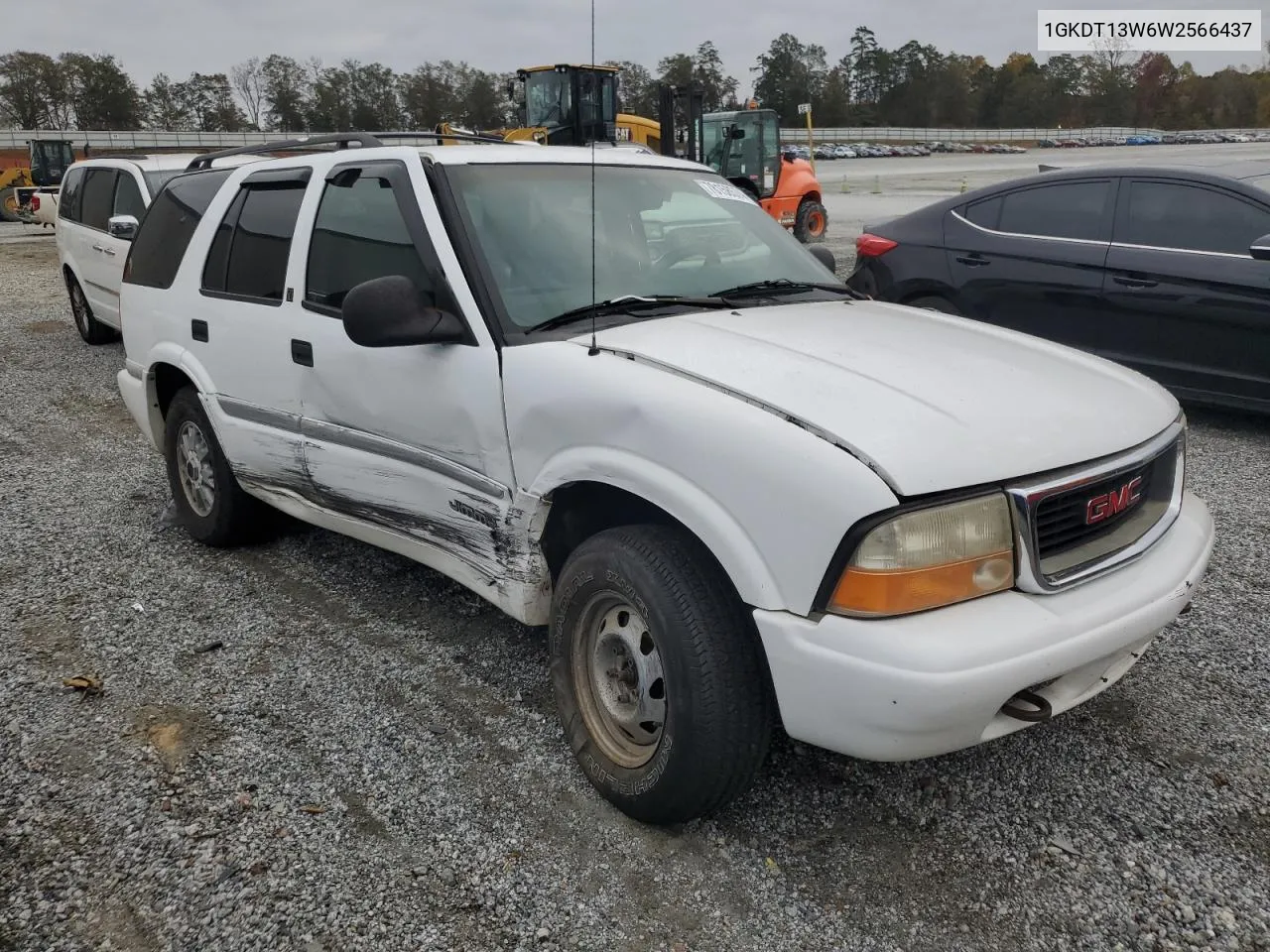 1998 GMC Jimmy VIN: 1GKDT13W6W2566437 Lot: 78158574