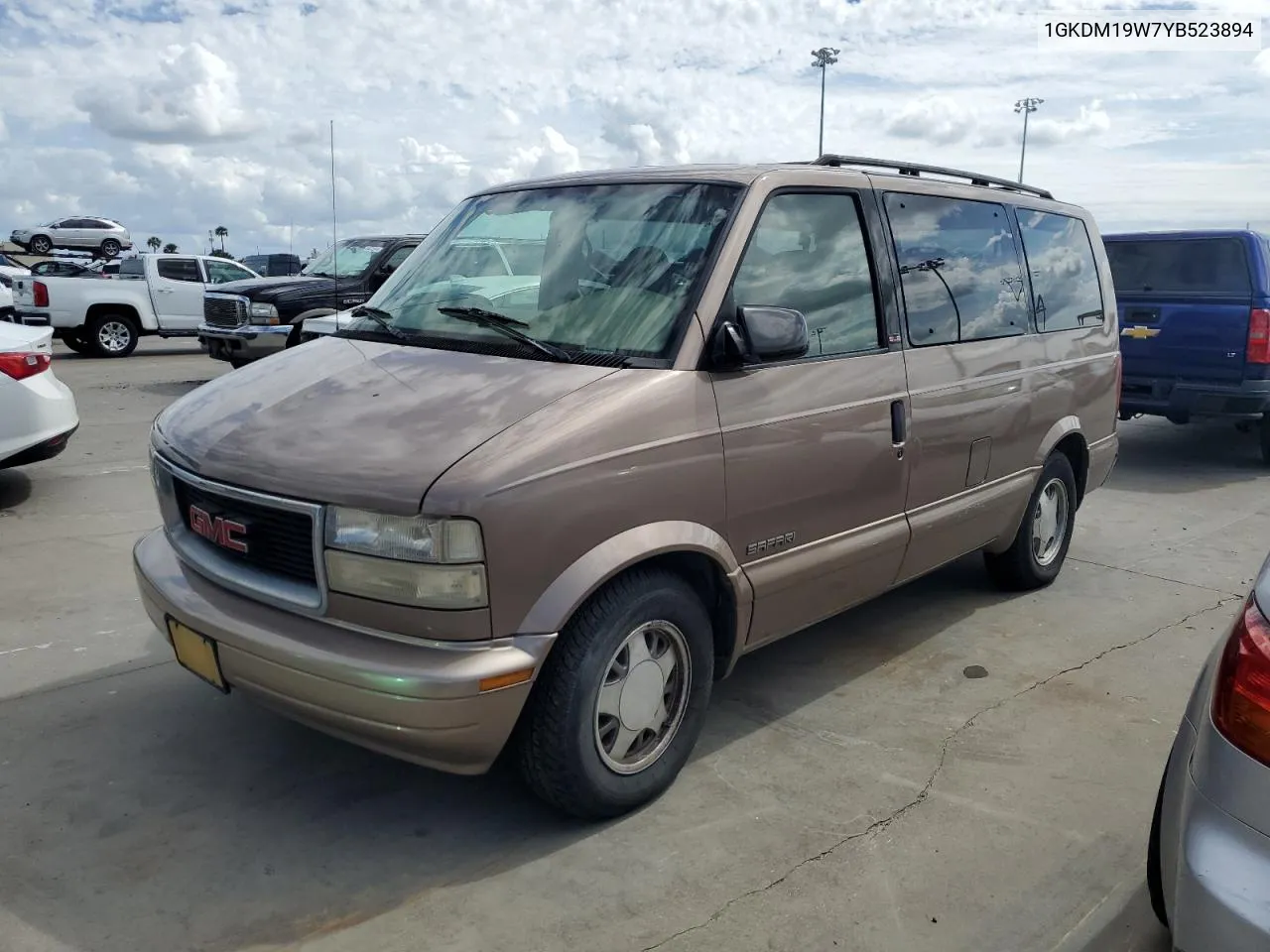 2000 GMC Safari Xt VIN: 1GKDM19W7YB523894 Lot: 74996334