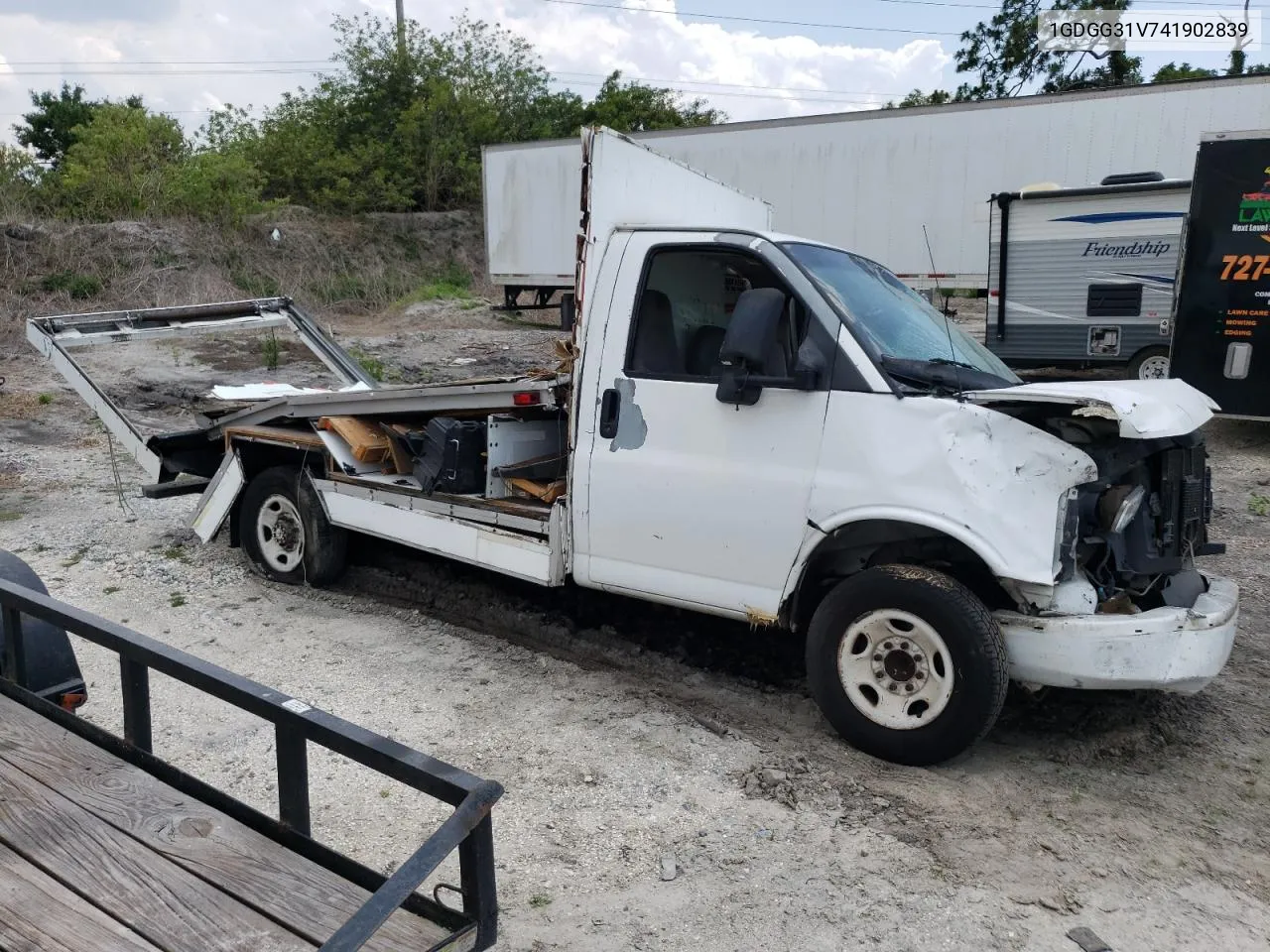 2004 GMC Savana Cutaway G3500 VIN: 1GDGG31V741902839 Lot: 80090234