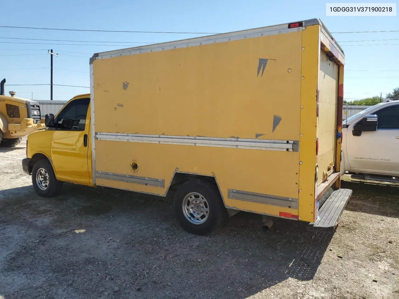 2007 GMC Savana Cutaway G3500 VIN: 1GDGG31V371900218 Lot: 75705434