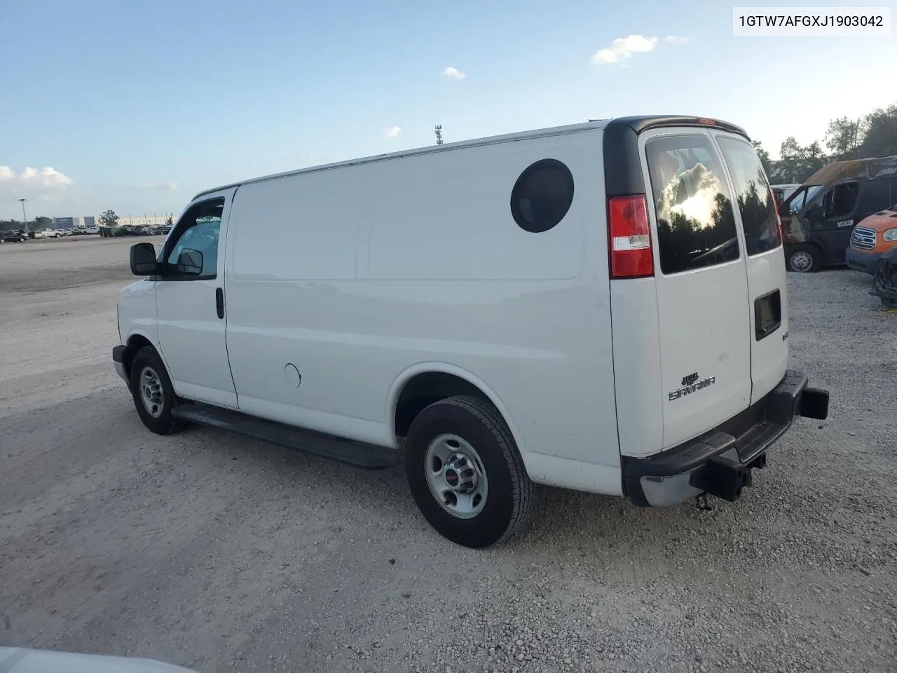 1GTW7AFGXJ1903042 2018 GMC Savana G2500