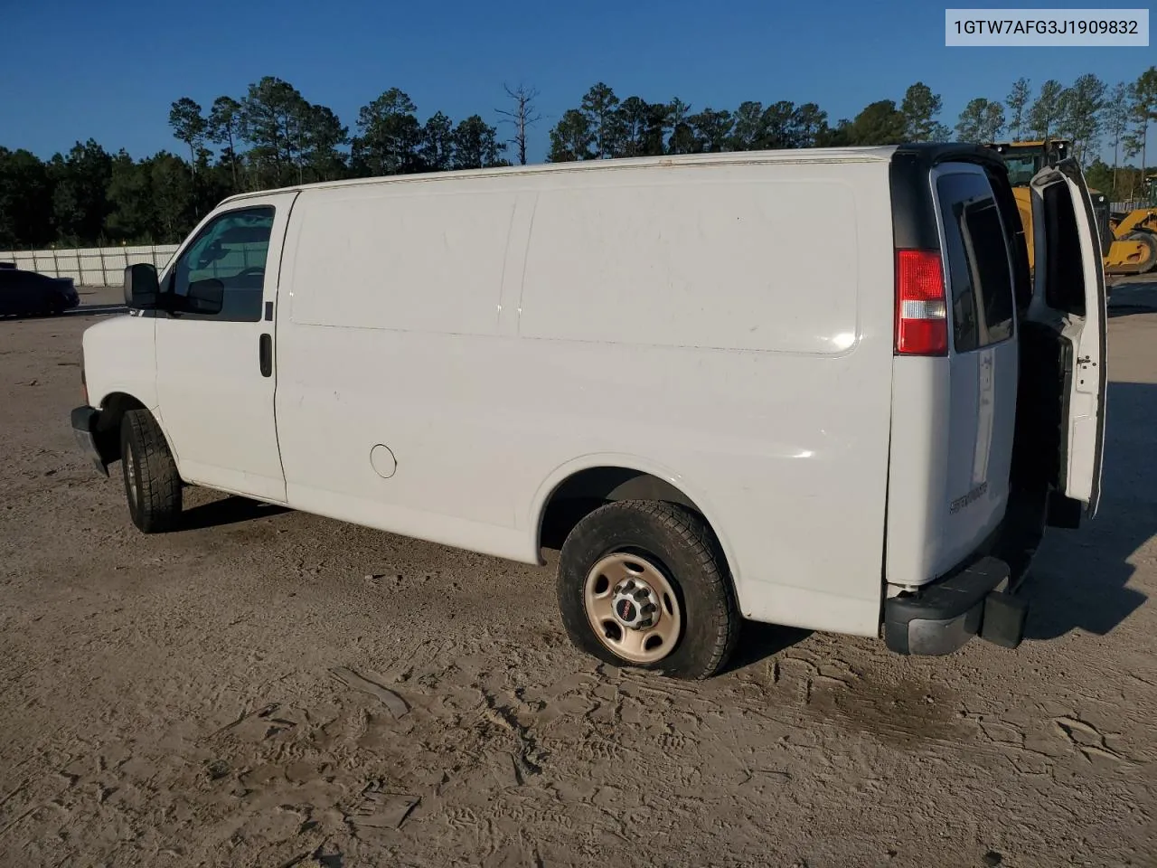 2018 GMC Savana G2500 VIN: 1GTW7AFG3J1909832 Lot: 79752774