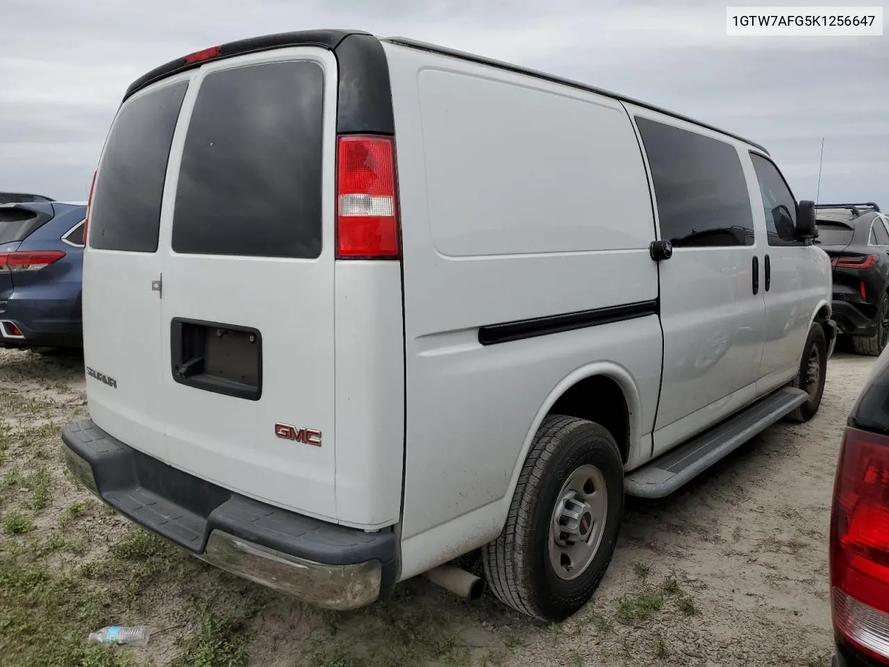 1GTW7AFG5K1256647 2019 GMC Savana G2500