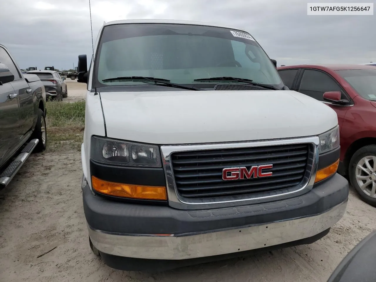 1GTW7AFG5K1256647 2019 GMC Savana G2500