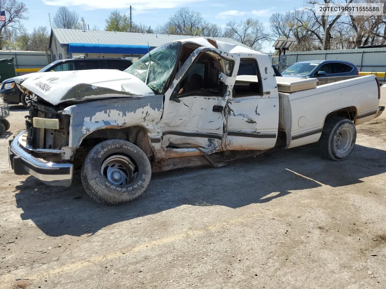 1996 GMC Sierra C1500 VIN: 2GTEC19R9T1555588 Lot: 48643624