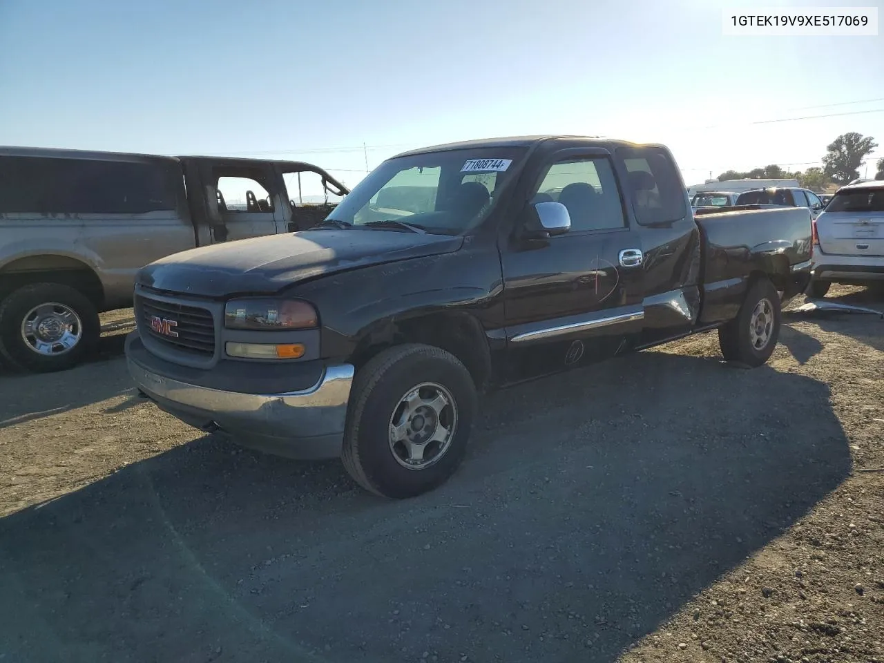 1999 GMC New Sierra K1500 VIN: 1GTEK19V9XE517069 Lot: 71808744