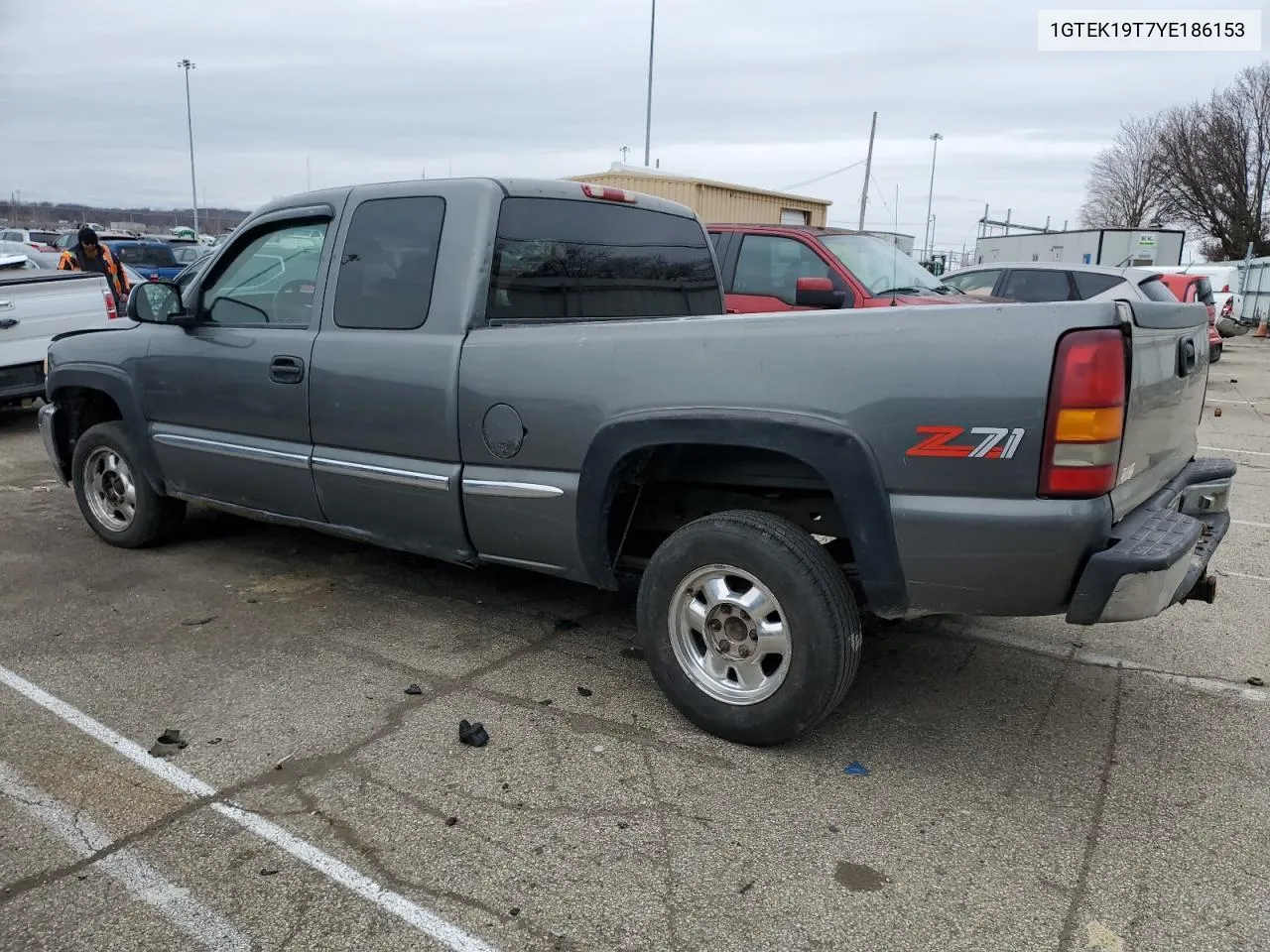 2000 GMC New Sierra K1500 VIN: 1GTEK19T7YE186153 Lot: 43197024