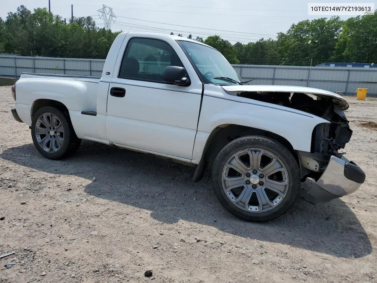 2000 GMC New Sierra C1500 VIN: 1GTEC14W7YZ193613 Lot: 46812504