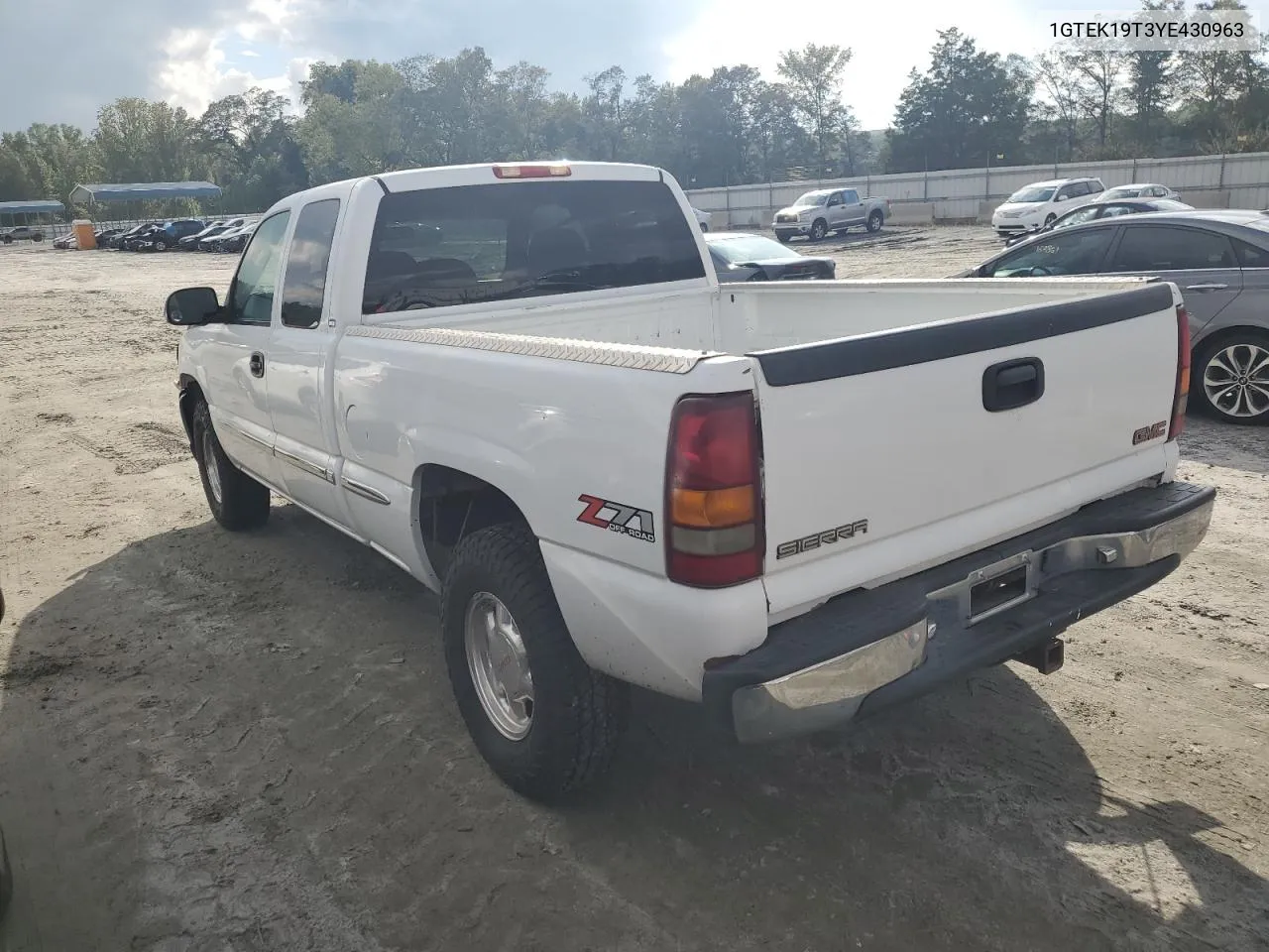 2000 GMC New Sierra K1500 VIN: 1GTEK19T3YE430963 Lot: 71962224