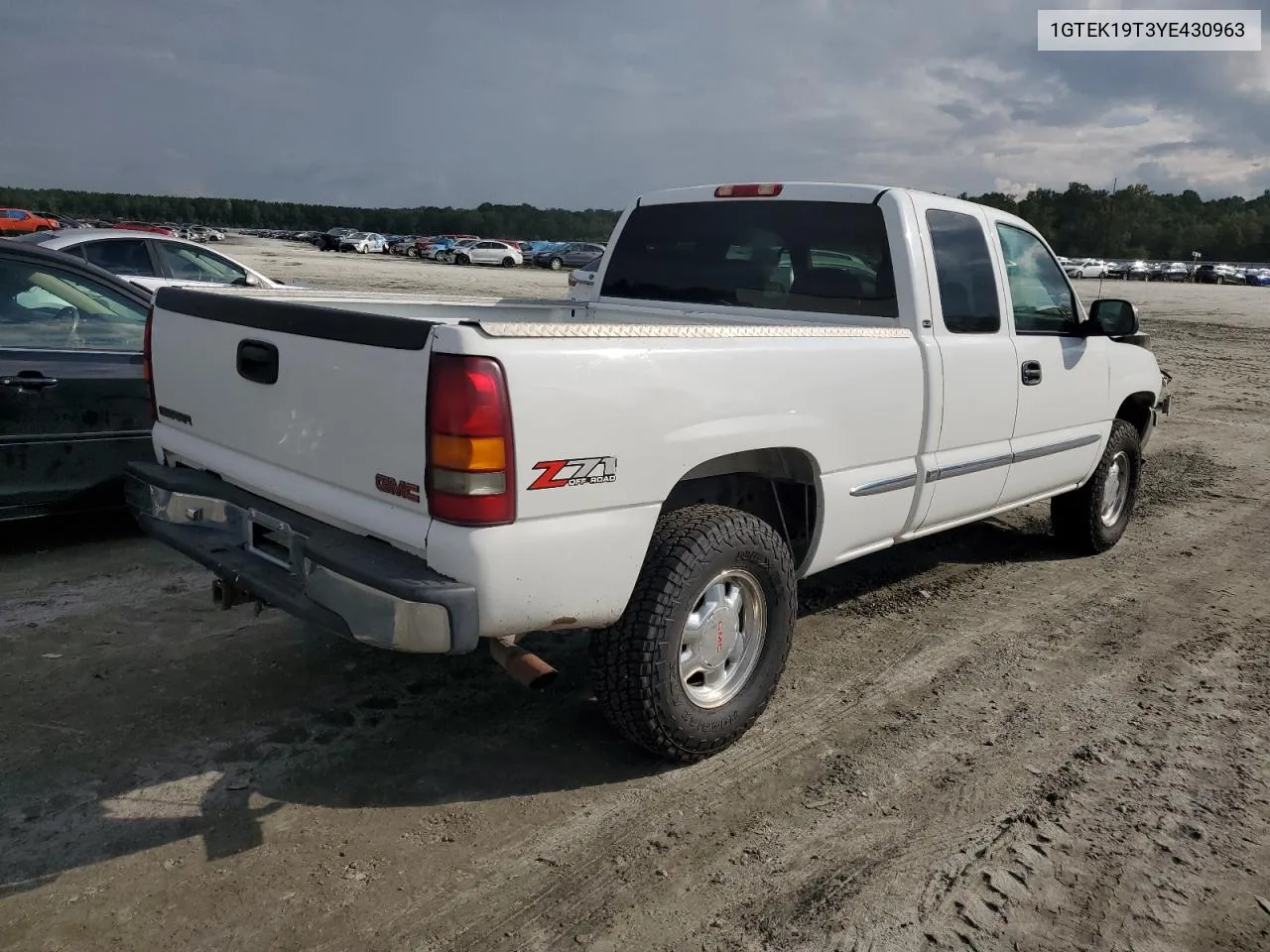 2000 GMC New Sierra K1500 VIN: 1GTEK19T3YE430963 Lot: 71962224