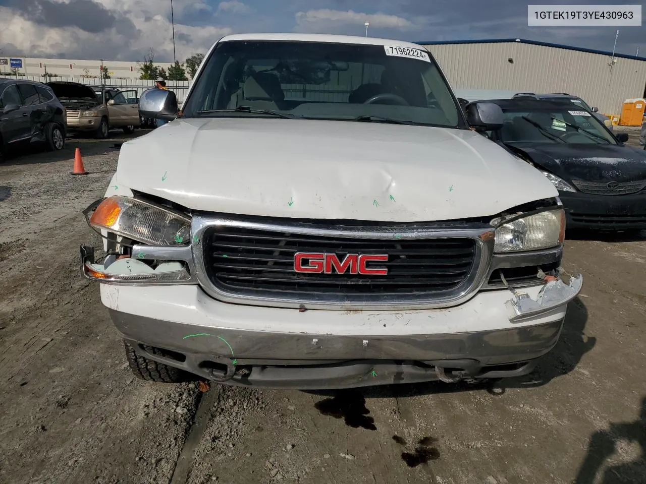 2000 GMC New Sierra K1500 VIN: 1GTEK19T3YE430963 Lot: 71962224