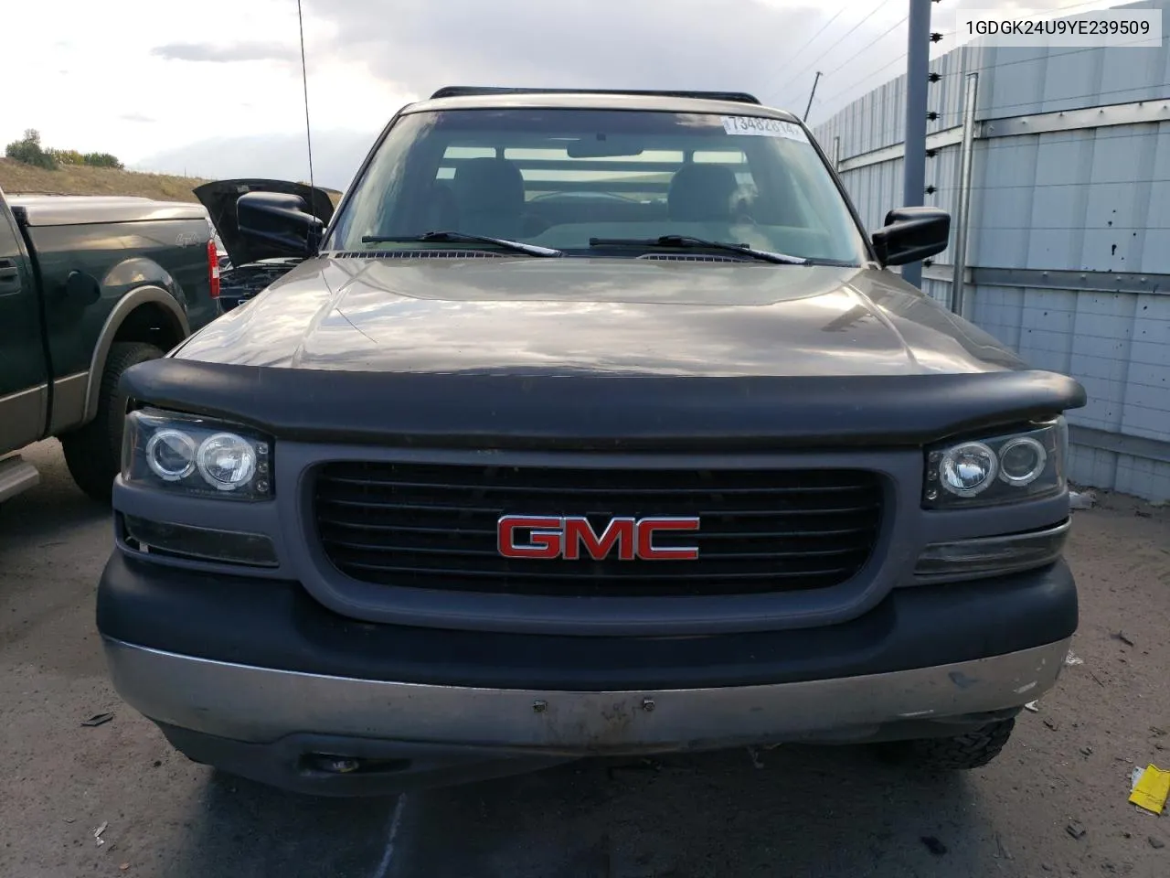 2000 GMC New Sierra K2500 VIN: 1GDGK24U9YE239509 Lot: 73482814