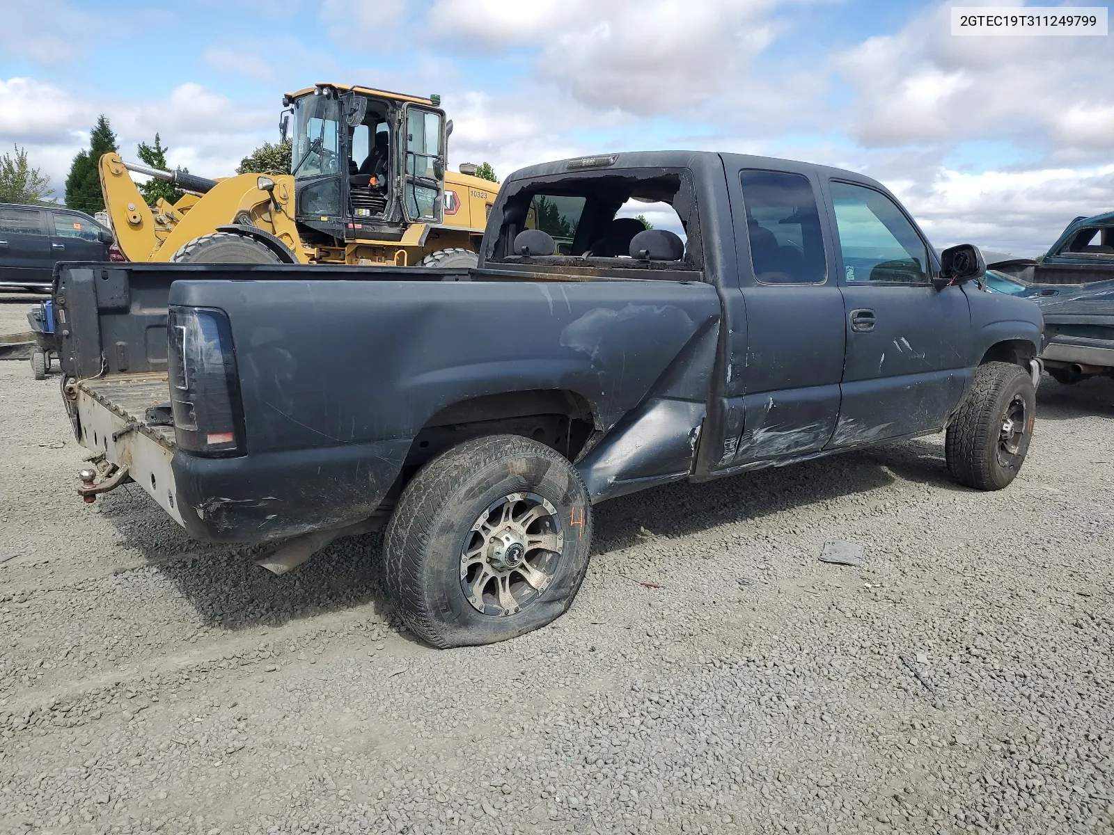 2001 GMC New Sierra C1500 VIN: 2GTEC19T311249799 Lot: 64832244