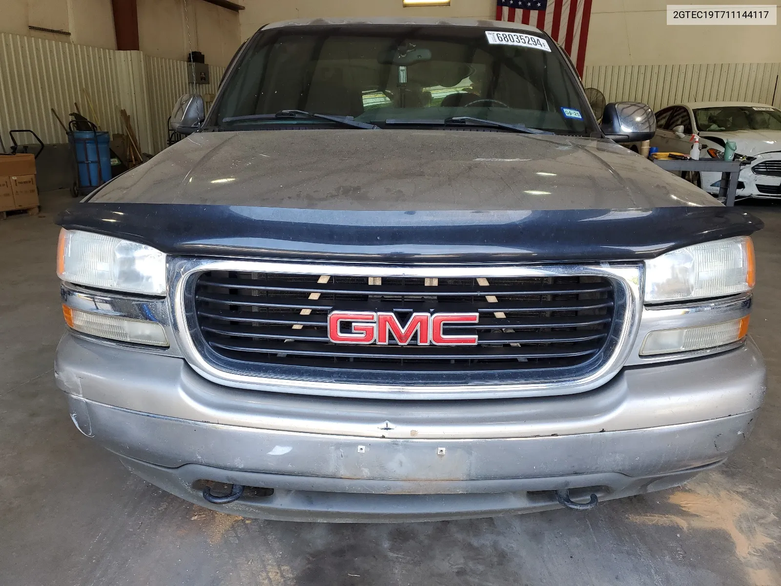 2001 GMC New Sierra C1500 VIN: 2GTEC19T711144117 Lot: 68035294