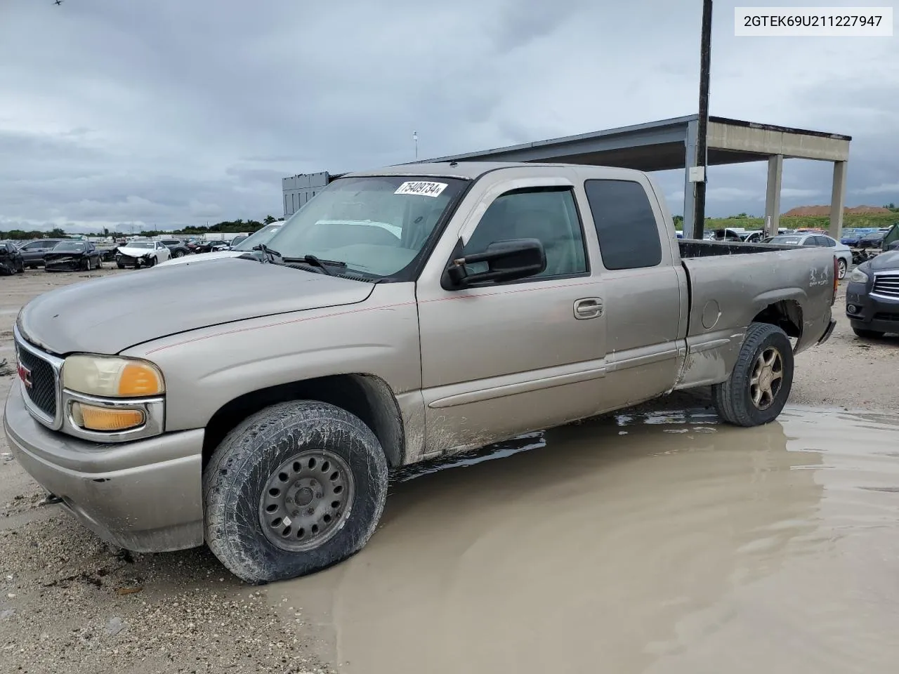 2001 GMC Sierra K1500 C3 VIN: 2GTEK69U211227947 Lot: 75409734