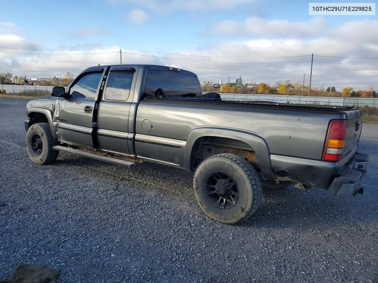 2001 GMC Sierra C2500 Heavy Duty VIN: 1GTHC29U71E229825 Lot: 77271204