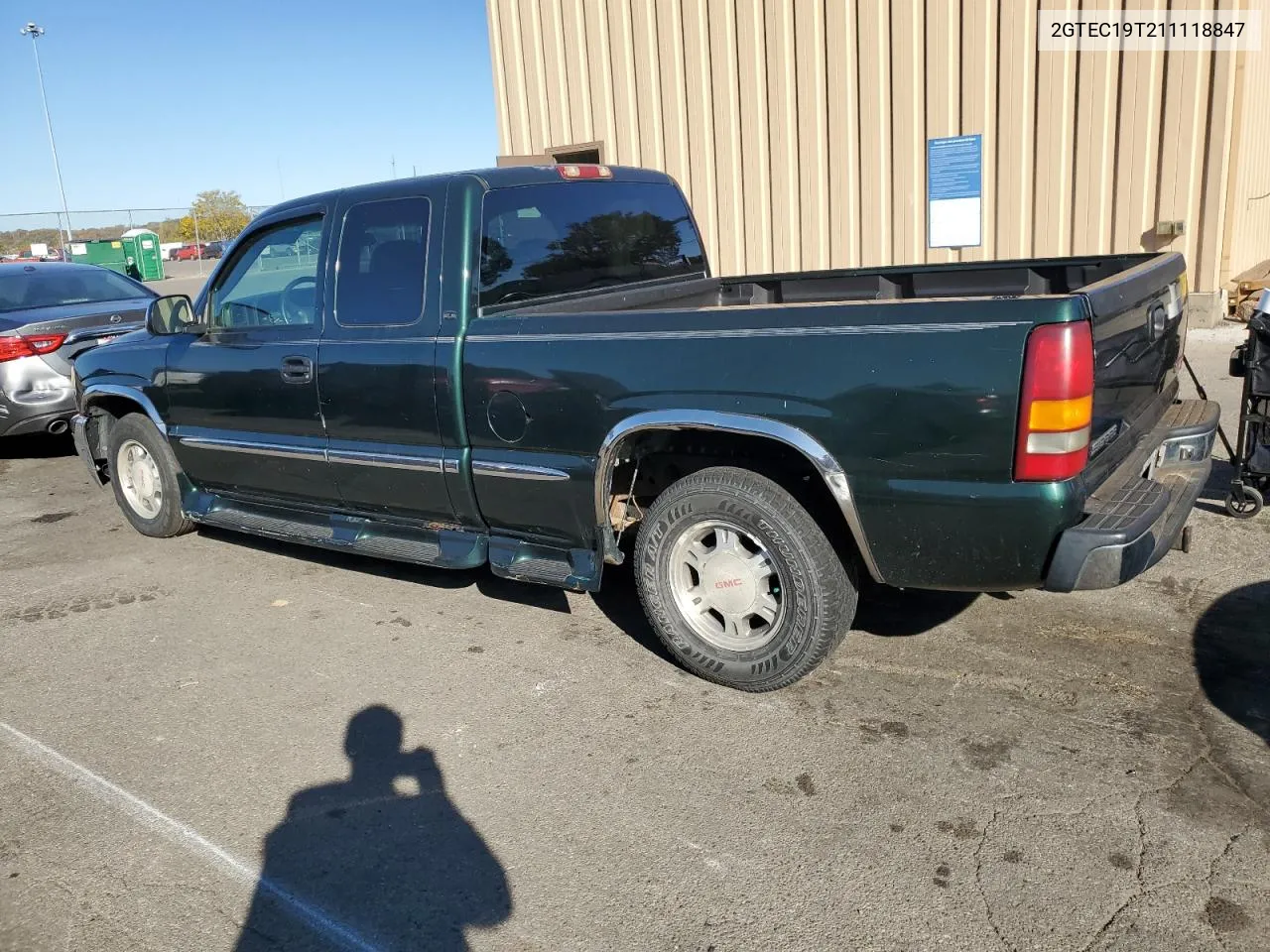 2001 GMC New Sierra C1500 VIN: 2GTEC19T211118847 Lot: 77866324