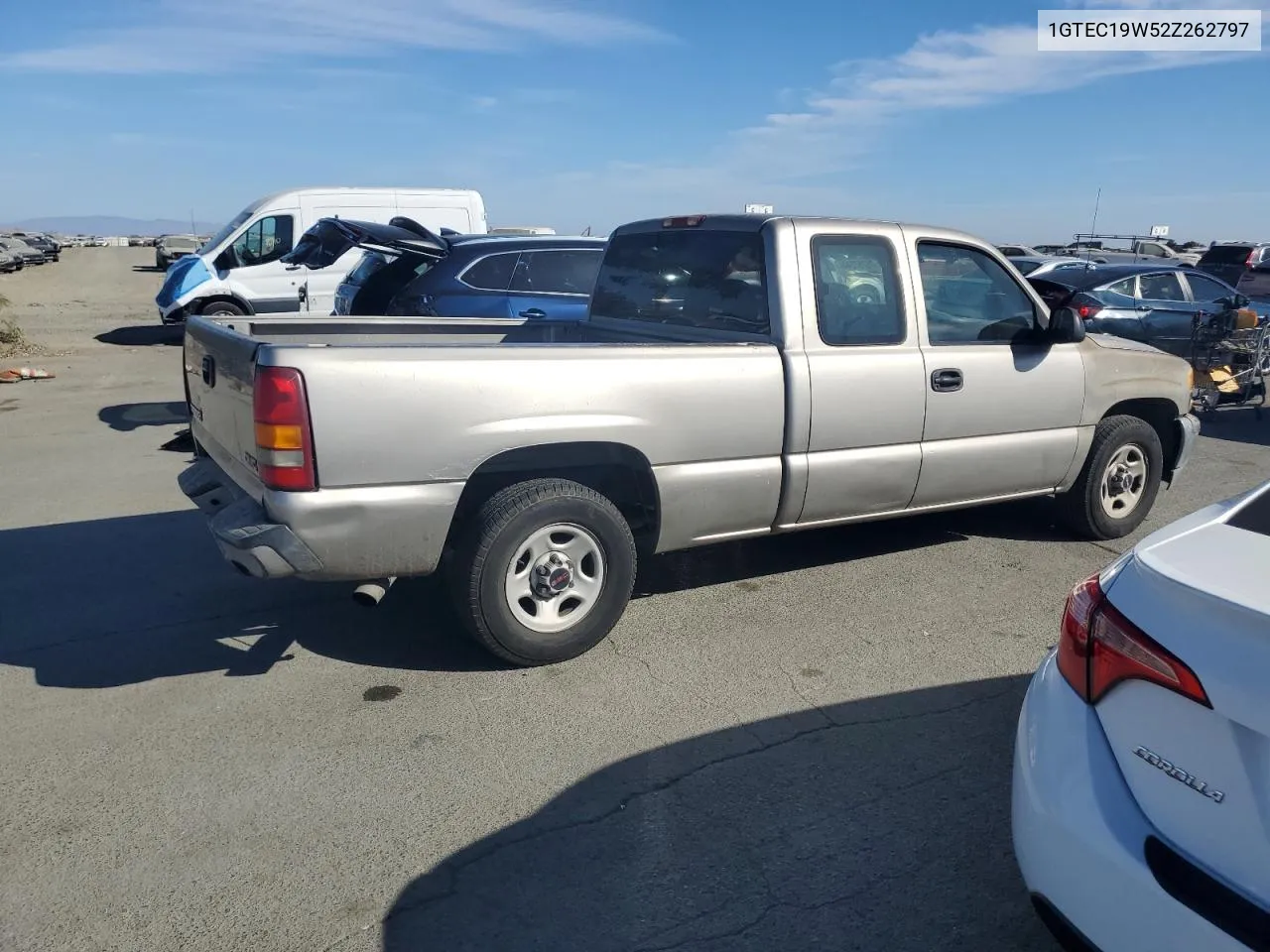 2002 GMC New Sierra C1500 VIN: 1GTEC19W52Z262797 Lot: 75757044