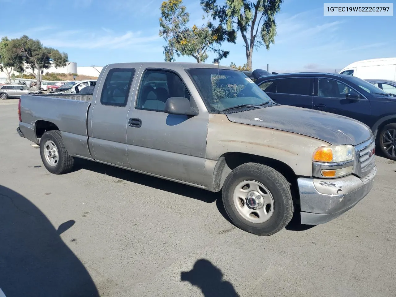 2002 GMC New Sierra C1500 VIN: 1GTEC19W52Z262797 Lot: 75757044