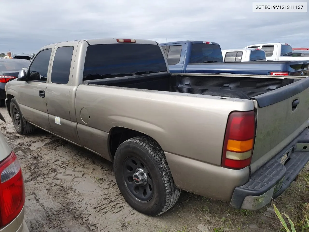 2002 GMC New Sierra C1500 VIN: 2GTEC19V121311137 Lot: 75800294