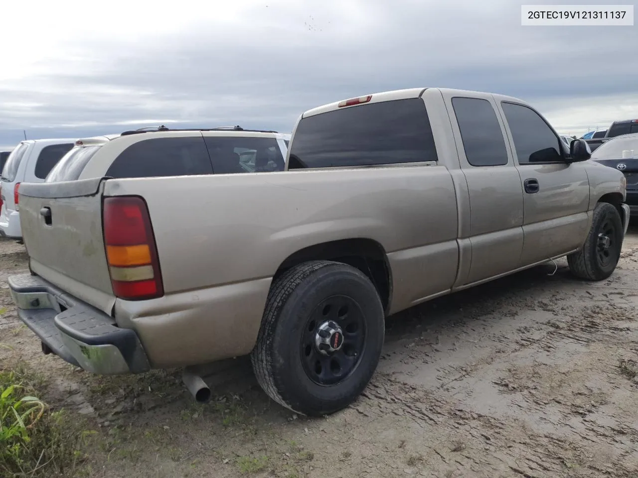 2002 GMC New Sierra C1500 VIN: 2GTEC19V121311137 Lot: 75800294