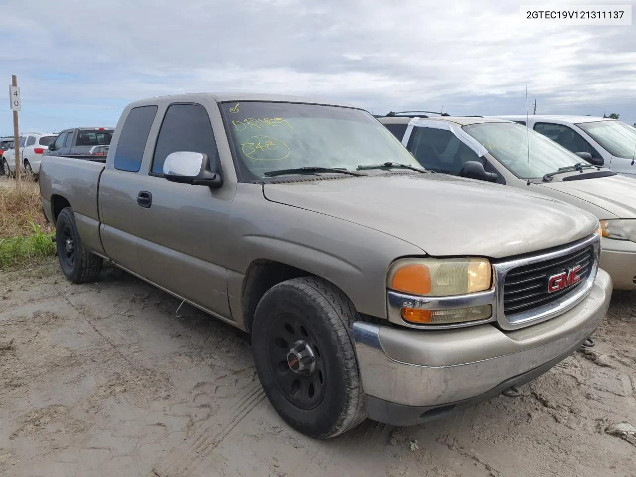 2002 GMC New Sierra C1500 VIN: 2GTEC19V121311137 Lot: 75800294