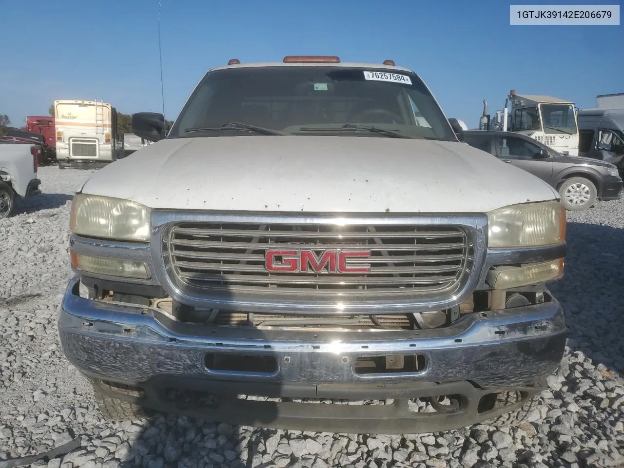 2002 GMC New Sierra K3500 VIN: 1GTJK39142E206679 Lot: 76257584