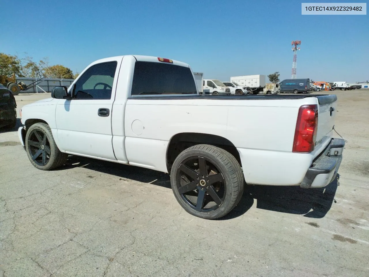 2002 GMC New Sierra C1500 VIN: 1GTEC14X92Z329482 Lot: 77065004