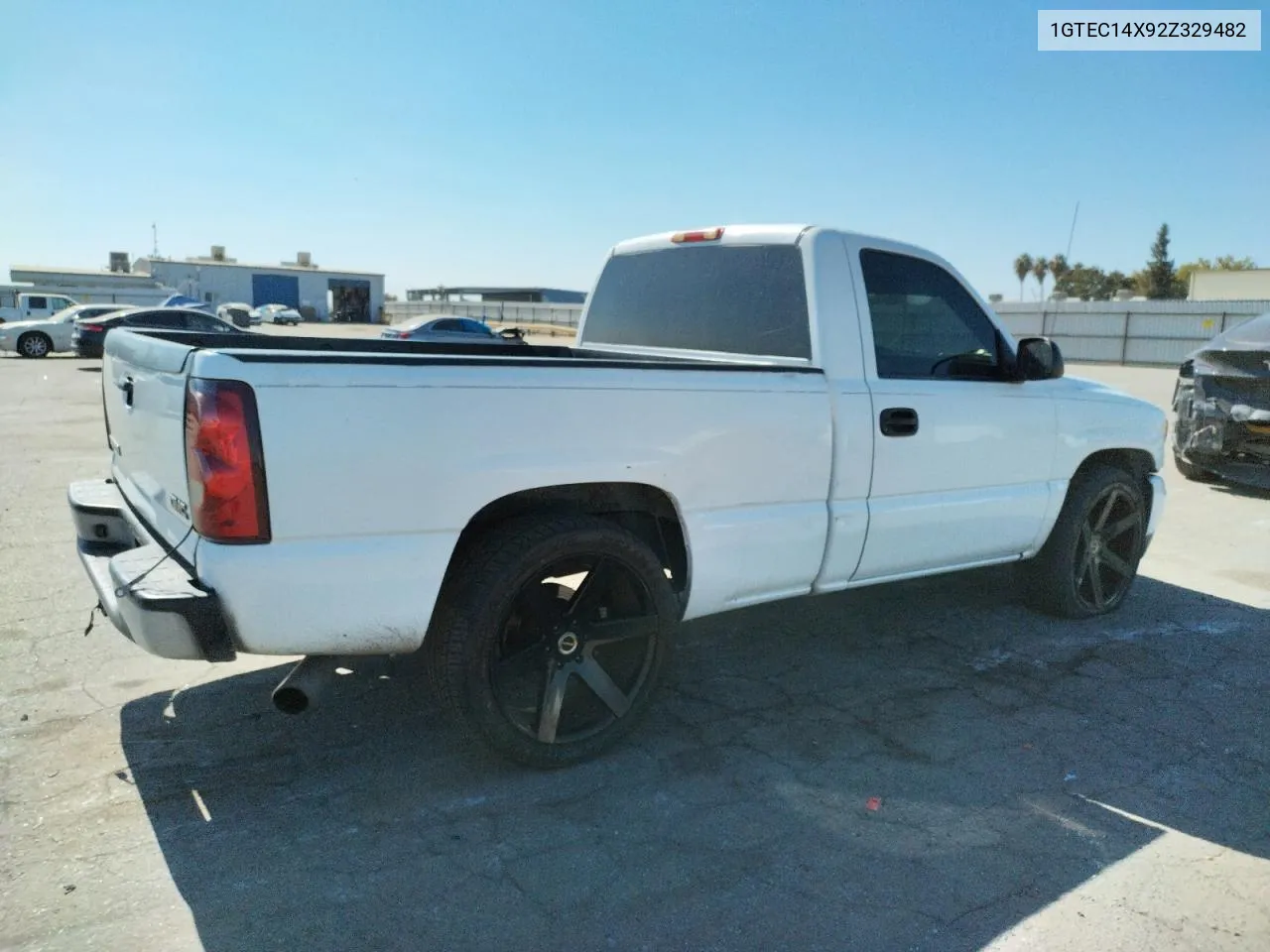 2002 GMC New Sierra C1500 VIN: 1GTEC14X92Z329482 Lot: 77065004