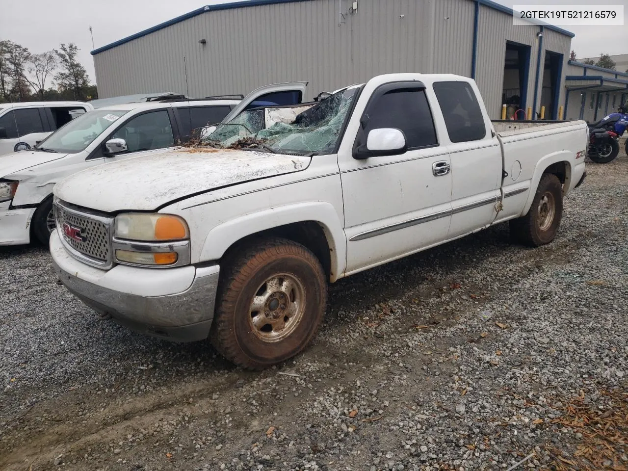 2002 GMC New Sierra K1500 VIN: 2GTEK19T521216579 Lot: 77489114