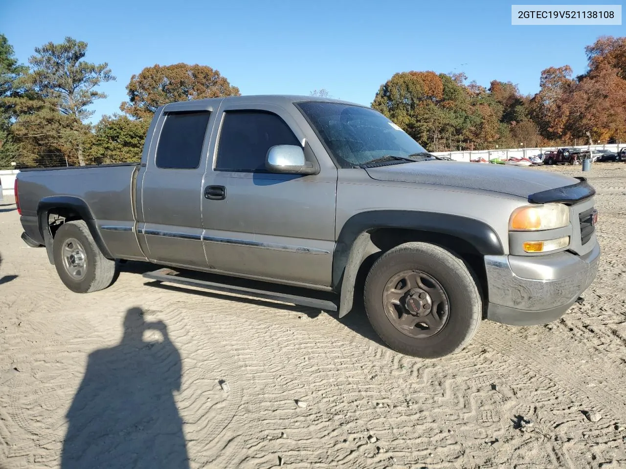 2002 GMC New Sierra C1500 VIN: 2GTEC19V521138108 Lot: 78122154