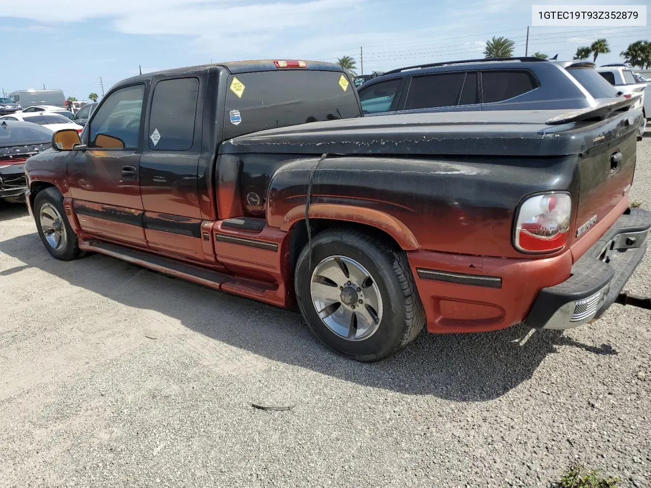 2003 GMC New Sierra C1500 VIN: 1GTEC19T93Z352879 Lot: 76329814