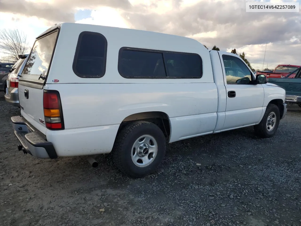 2004 GMC New Sierra C1500 VIN: 1GTEC14V64Z257089 Lot: 74220904