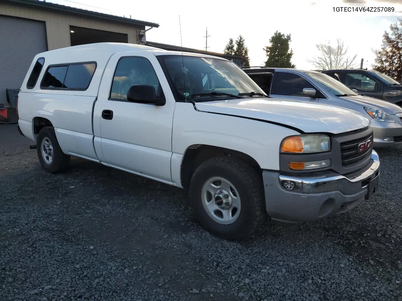 2004 GMC New Sierra C1500 VIN: 1GTEC14V64Z257089 Lot: 74220904