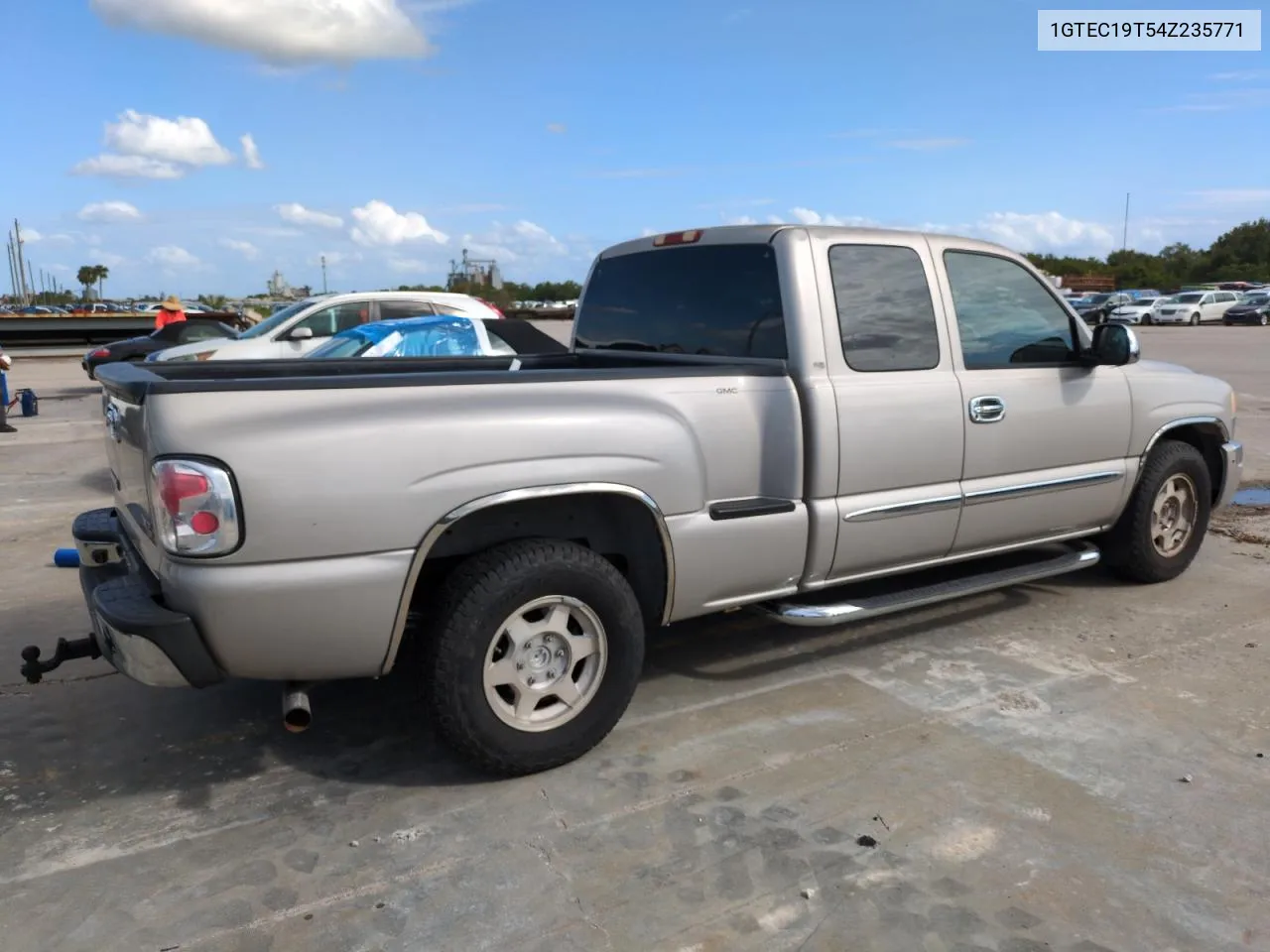 2004 GMC New Sierra C1500 VIN: 1GTEC19T54Z235771 Lot: 76014504