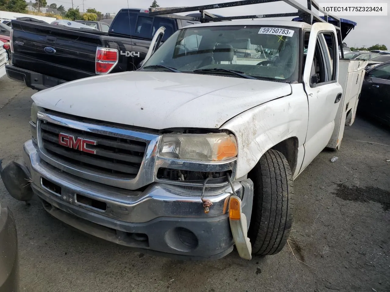 2005 GMC New Sierra C1500 VIN: 1GTEC14T75Z323424 Lot: 59750783