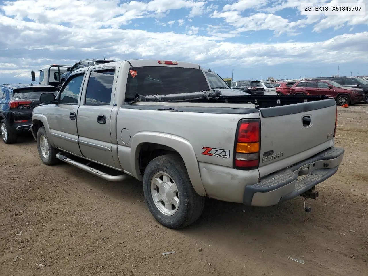 2005 GMC New Sierra K1500 VIN: 2GTEK13TX51349707 Lot: 60378454