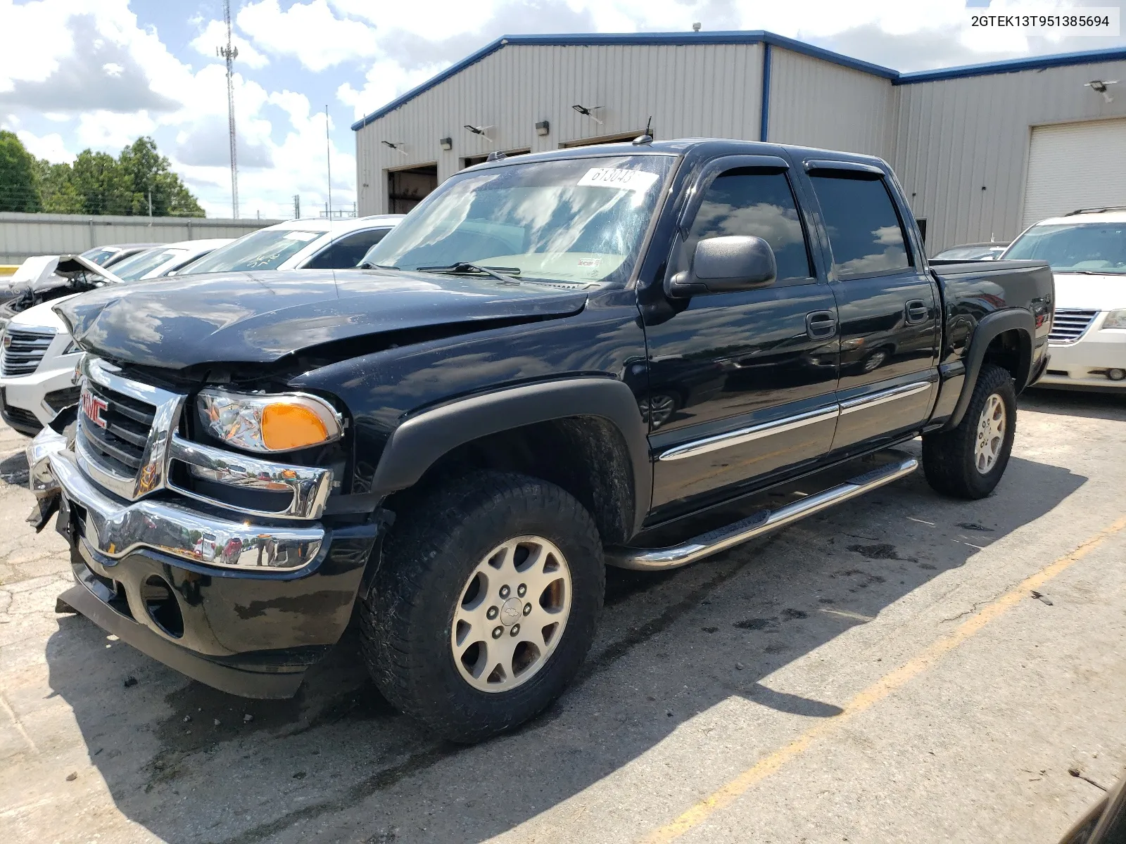 2005 GMC New Sierra K1500 VIN: 2GTEK13T951385694 Lot: 61304314