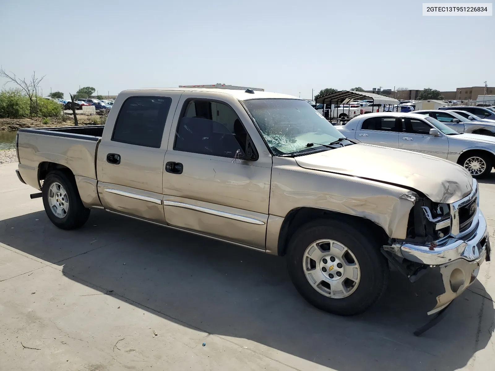 2005 GMC New Sierra C1500 VIN: 2GTEC13T951226834 Lot: 65324374