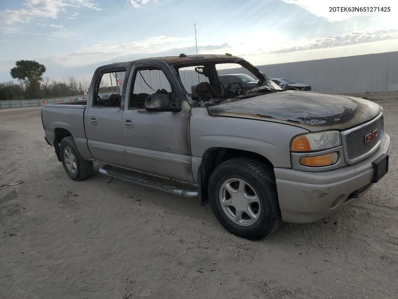 2005 GMC Sierra K1500 Denali VIN: 2GTEK63N651271425 Lot: 66397764