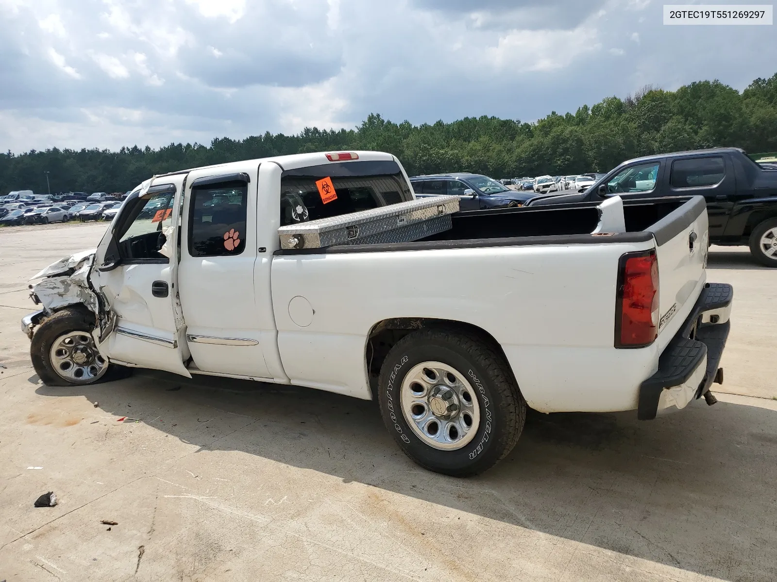 2005 GMC New Sierra C1500 VIN: 2GTEC19T551269297 Lot: 67095284