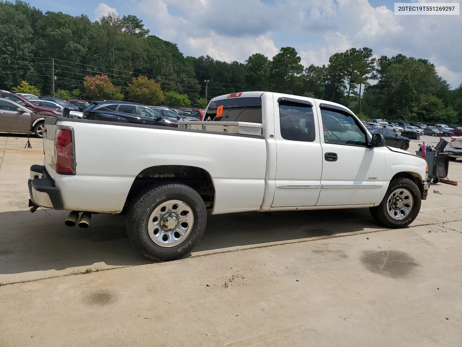 2005 GMC New Sierra C1500 VIN: 2GTEC19T551269297 Lot: 67095284