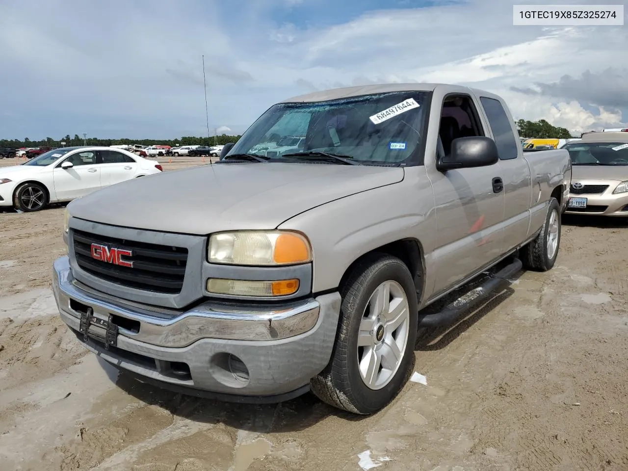 2005 GMC New Sierra C1500 VIN: 1GTEC19X85Z325274 Lot: 68497644