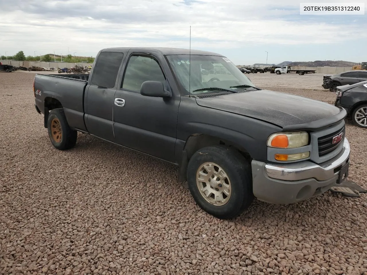 2005 GMC New Sierra K1500 VIN: 2GTEK19B351312240 Lot: 68845434