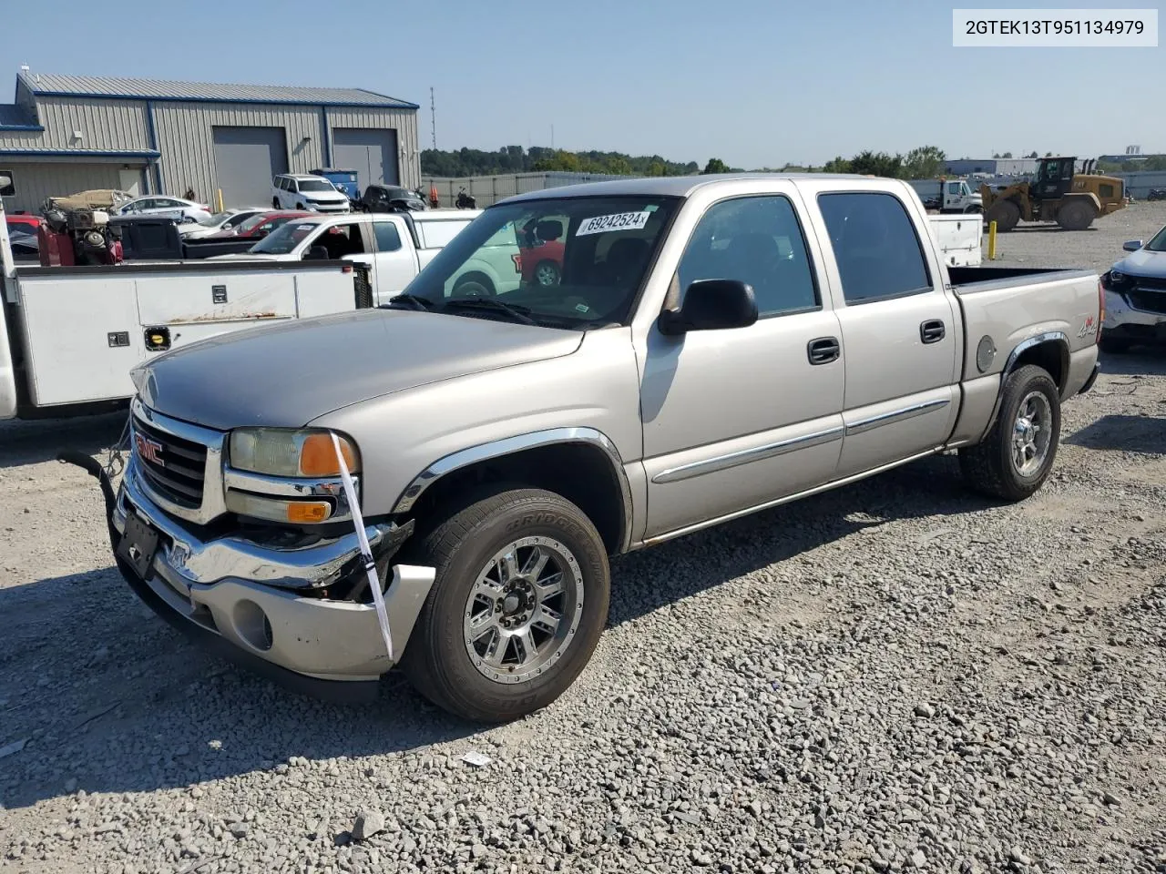 2005 GMC New Sierra K1500 VIN: 2GTEK13T951134979 Lot: 69242524