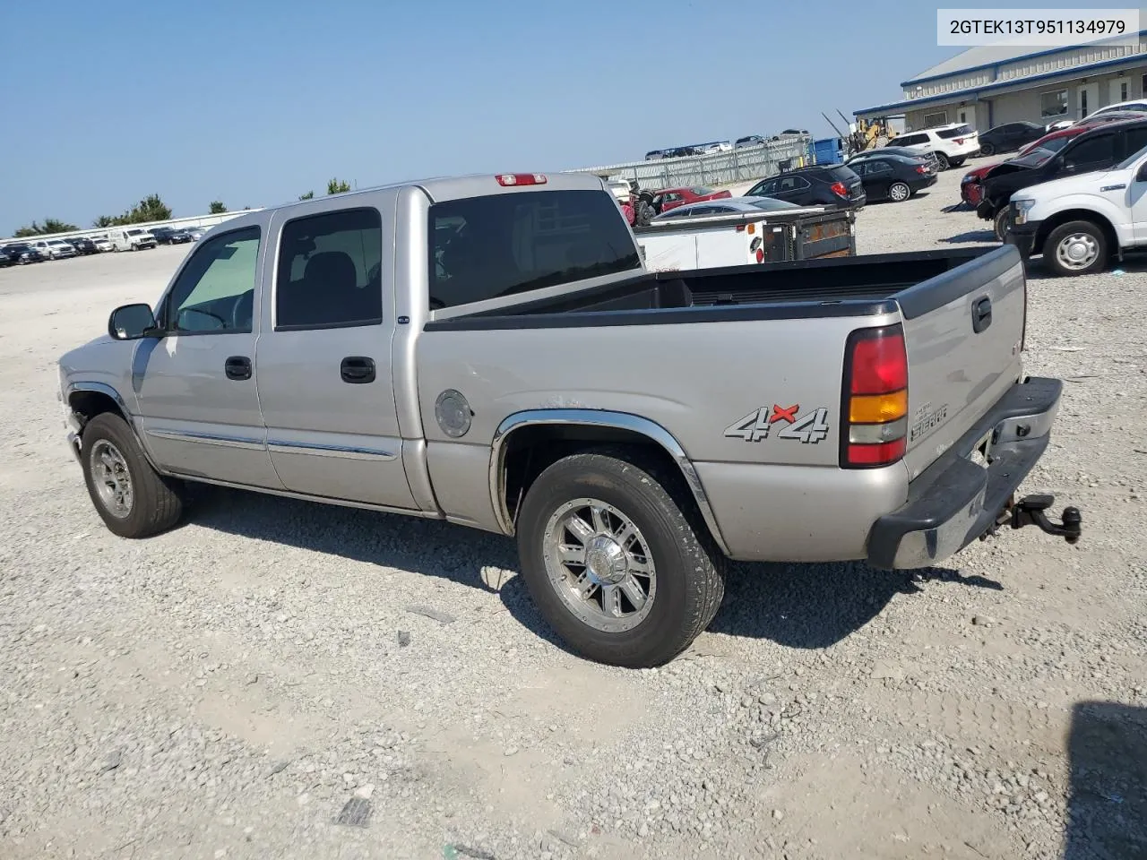 2005 GMC New Sierra K1500 VIN: 2GTEK13T951134979 Lot: 69242524